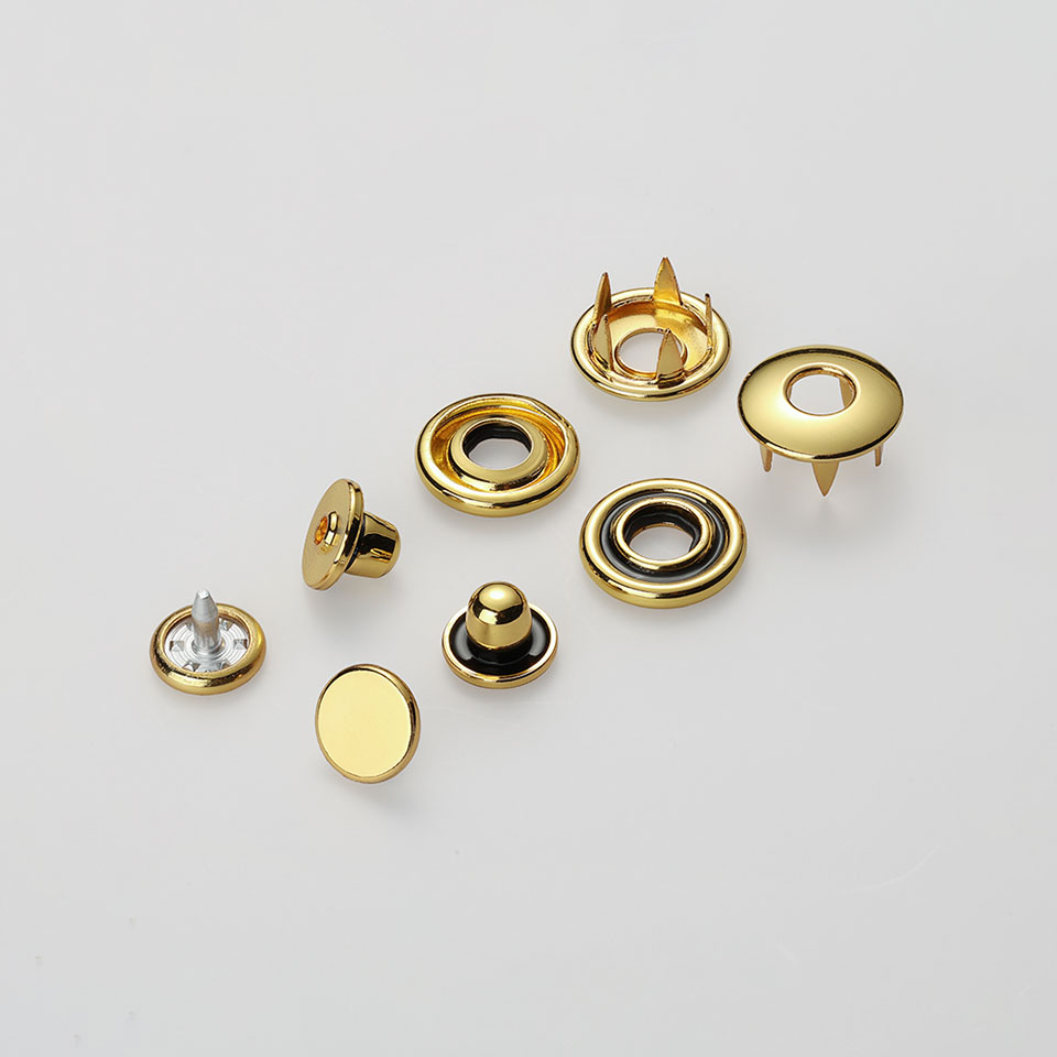 FASHION BRASS SPRING BUTTON