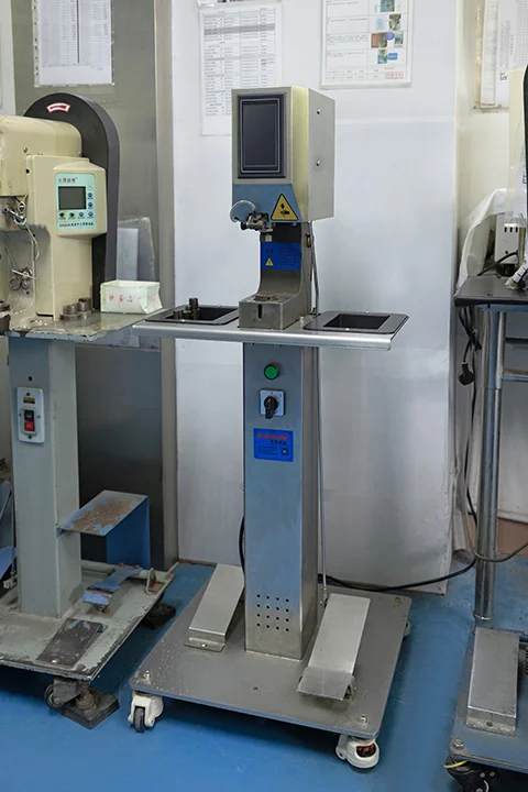 Metal Button Supplier with Precision Manufacturing: ±0.025mm Tolerance Control