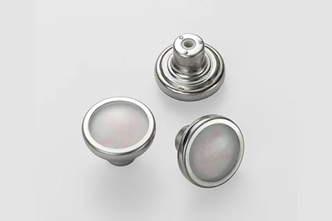 Custom Zinc Alloy Buttons for NAERSI: Aligning Design with Denim Fabric Density