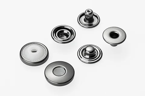 Sourcing Custom Metal Trimmings for Luxury Apparel: What to Look For?